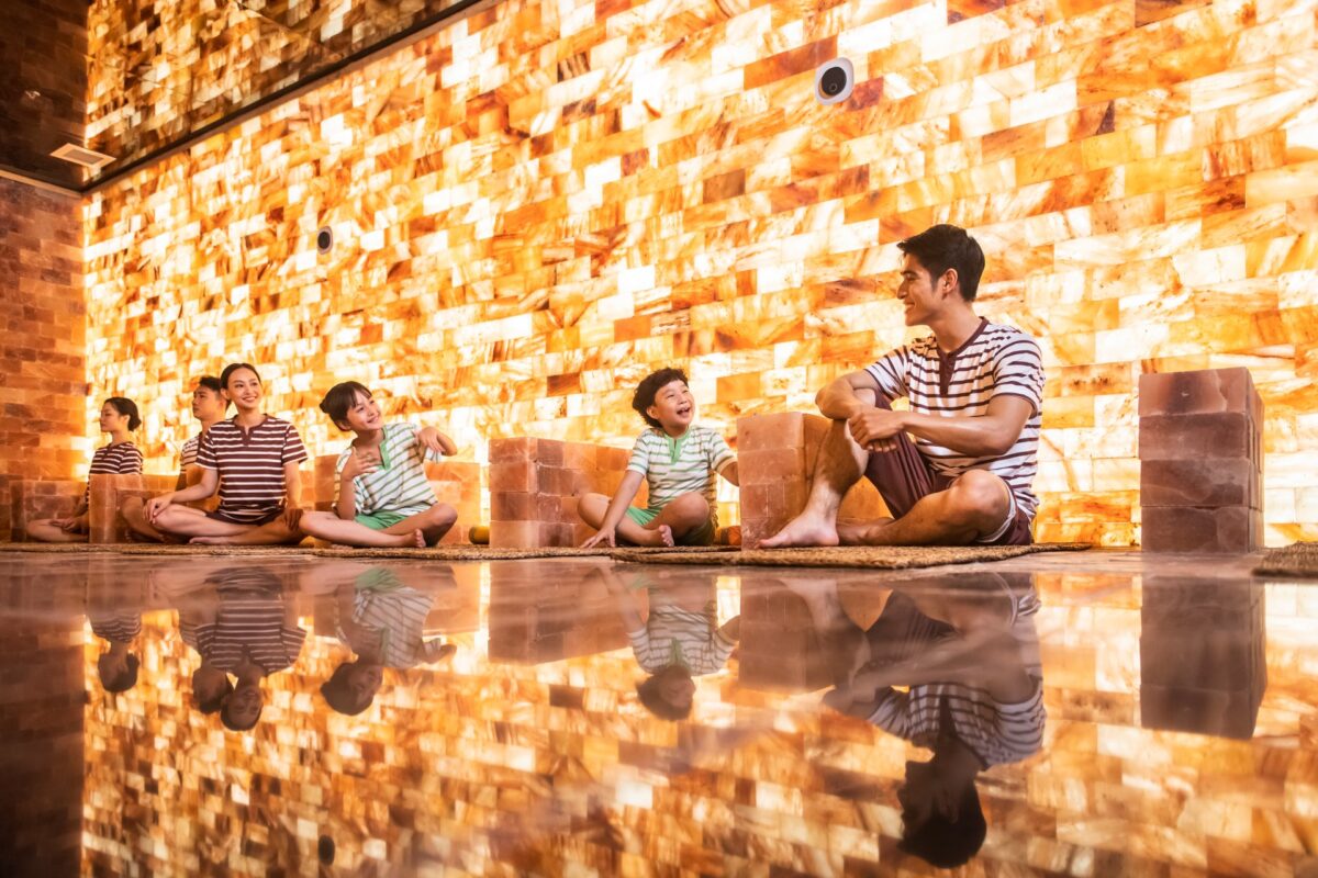 Phòng đá muối trong vé Aquafield Nha Trang